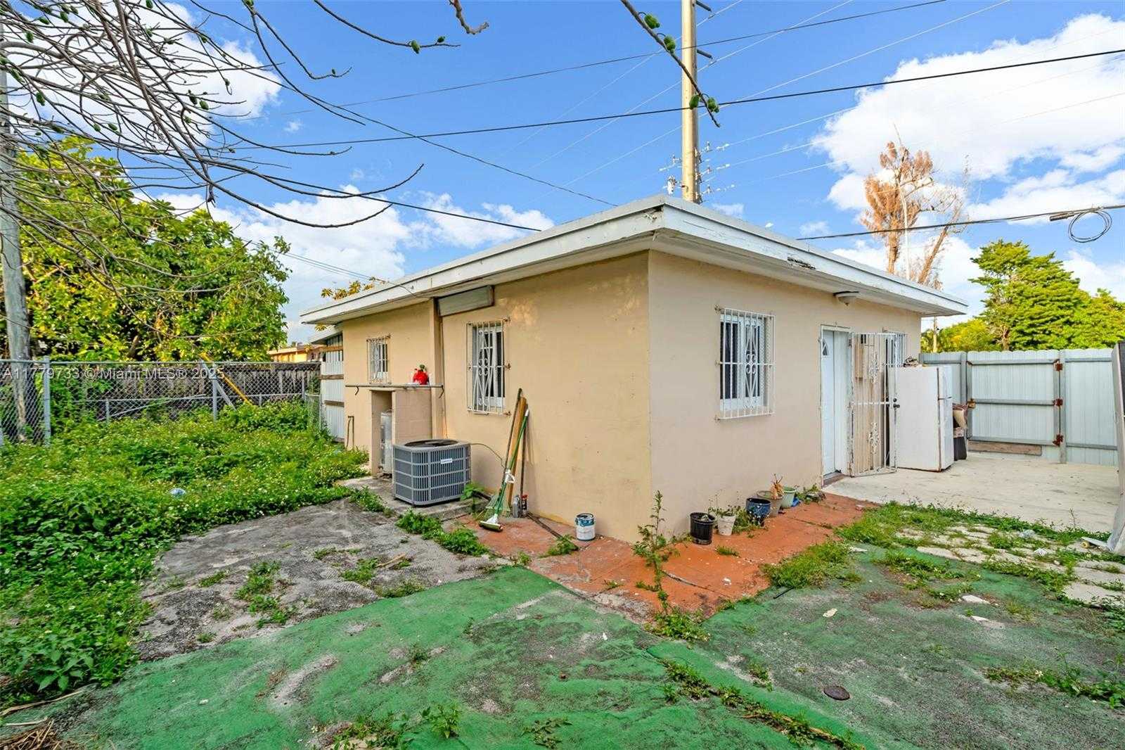 Small Image of 3201 NORTH WEST 98TH ST, Miami Number 25