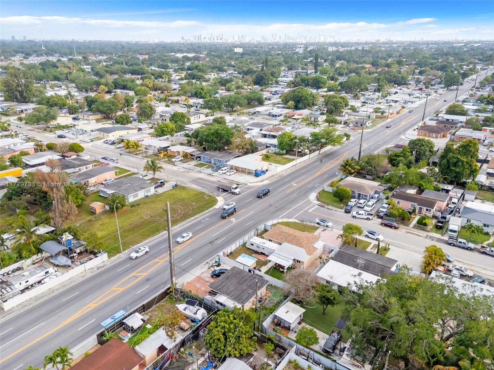Small Image of 3201 NORTH WEST 98TH ST, Miami Number 27