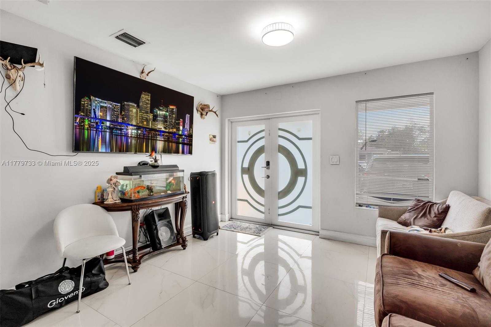 Small Image of 3201 NORTH WEST 98TH ST, Miami Number 4