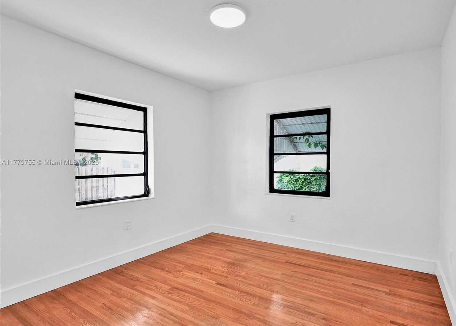 Small Image of 9173 BYRON AVE, Surfside Number 9