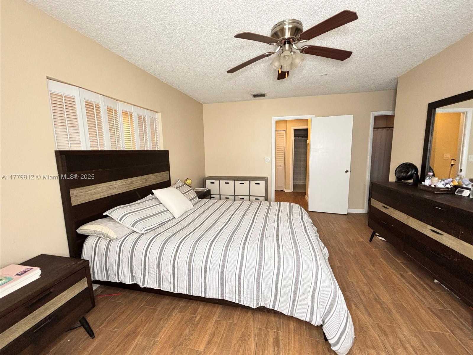Small Image of 11236 SOUTH WEST 11 ST, Pembroke Pines Number 16