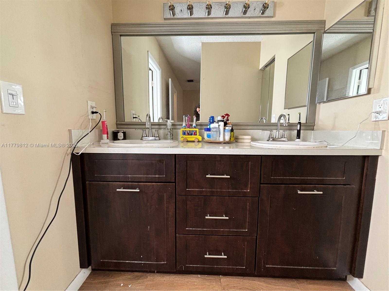 Small Image of 11236 SOUTH WEST 11 ST, Pembroke Pines Number 18