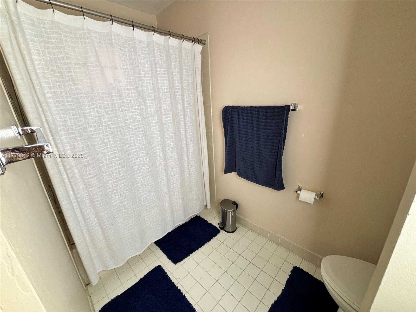 Small Image of 11236 SOUTH WEST 11 ST, Pembroke Pines Number 19