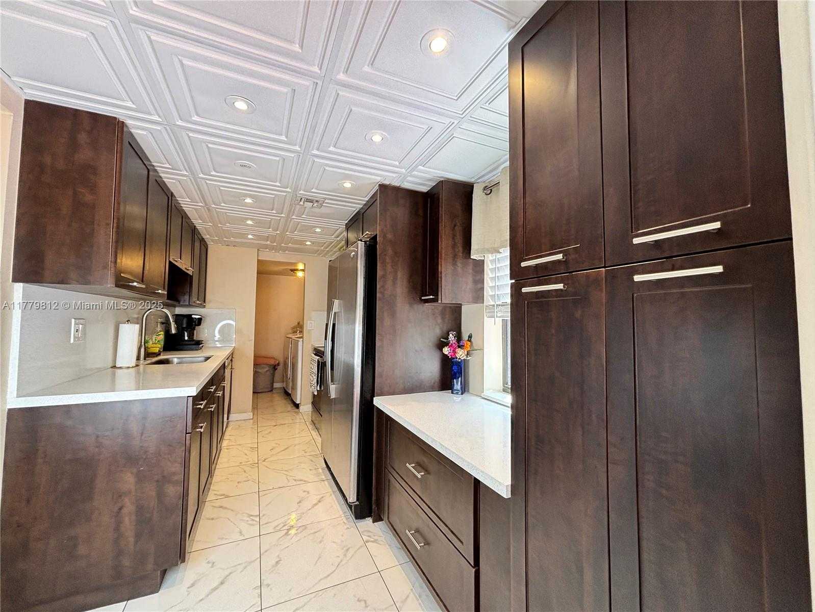 Small Image of 11236 SOUTH WEST 11 ST, Pembroke Pines Number 2