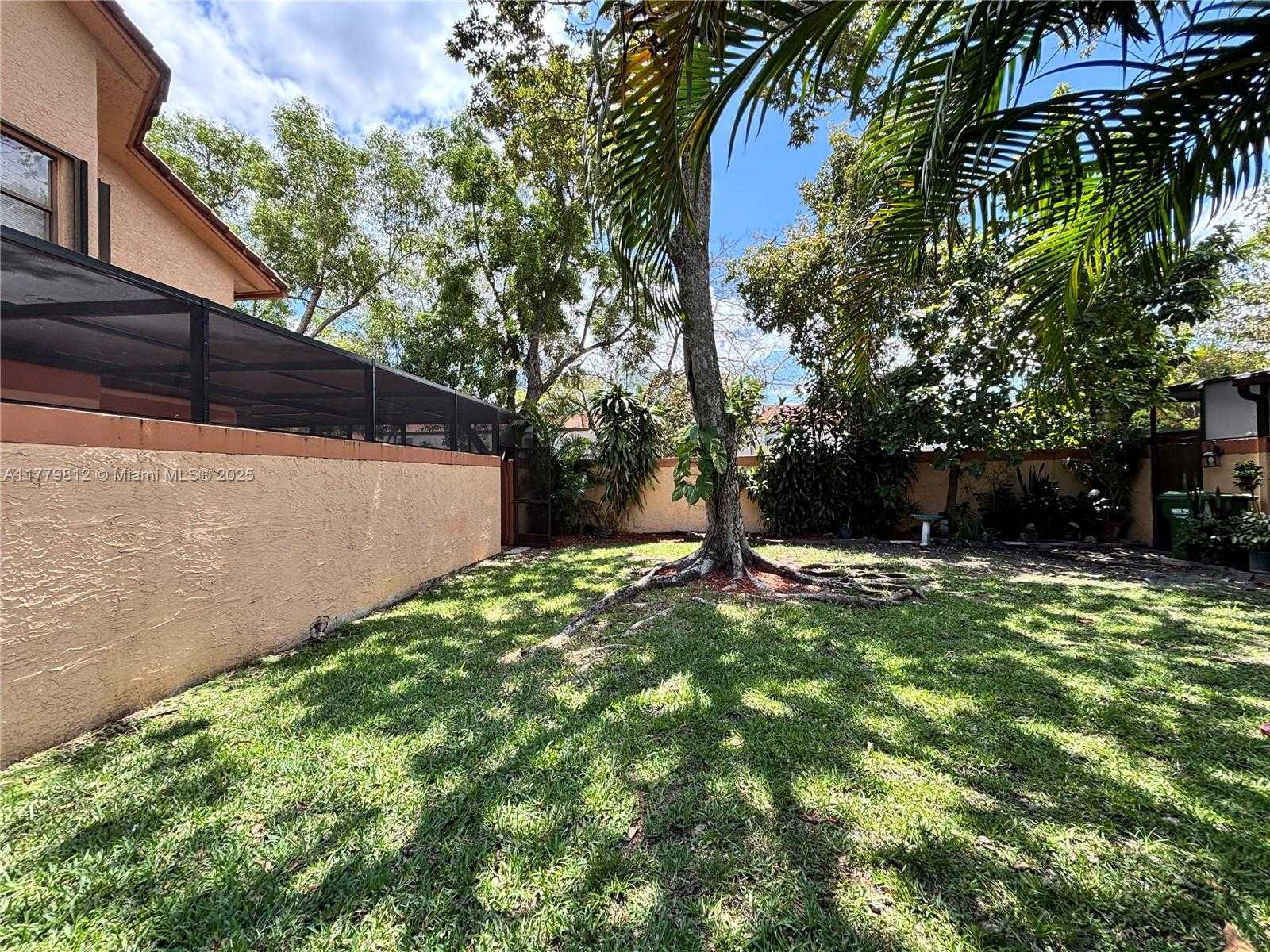 Small Image of 11236 SOUTH WEST 11 ST, Pembroke Pines Number 24
