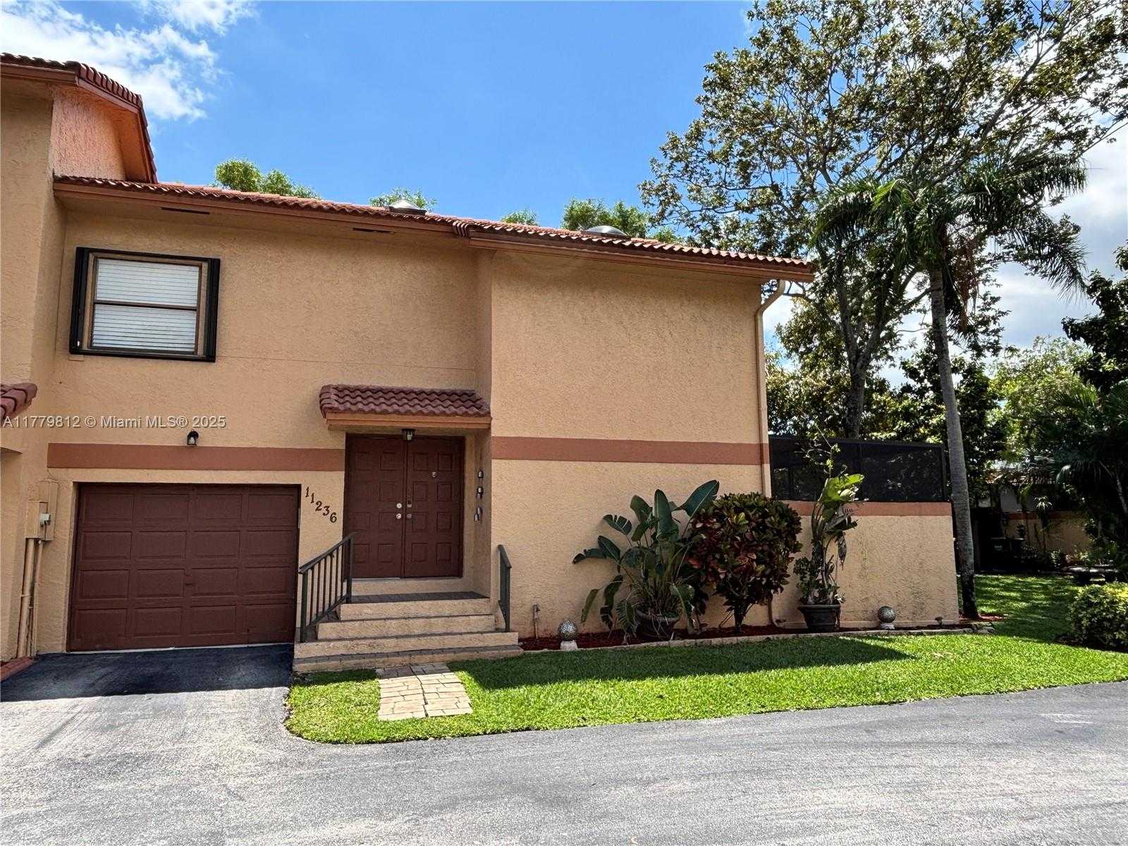 Small Image of 11236 SOUTH WEST 11 ST, Pembroke Pines Number 27
