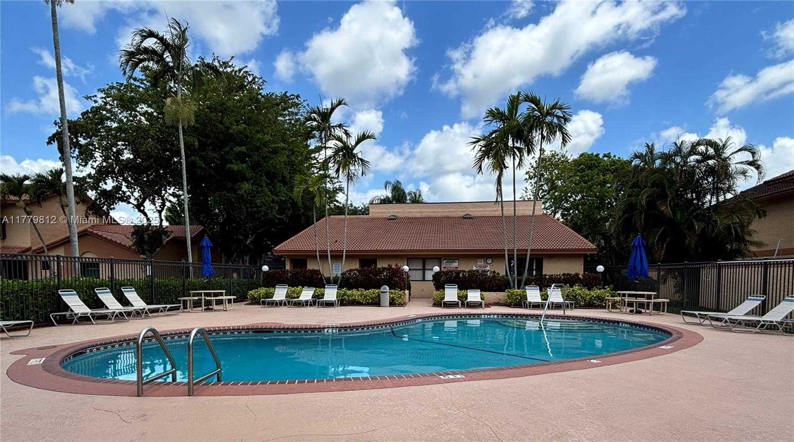 Small Image of 11236 SOUTH WEST 11 ST, Pembroke Pines Number 28