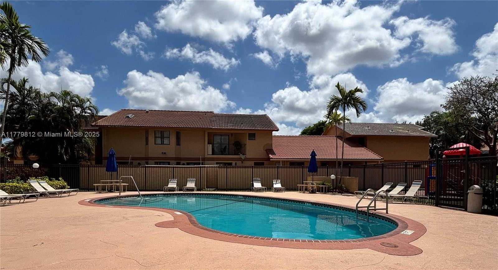 Small Image of 11236 SOUTH WEST 11 ST, Pembroke Pines Number 29
