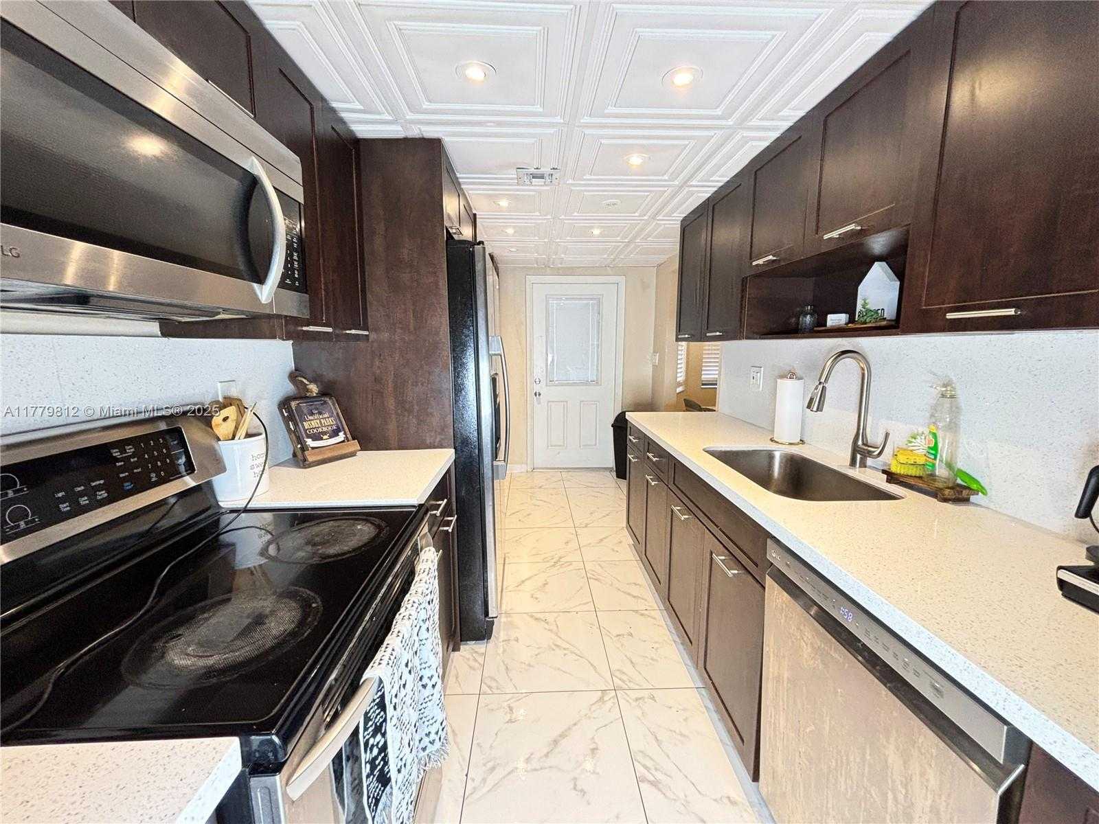 Small Image of 11236 SOUTH WEST 11 ST, Pembroke Pines Number 5