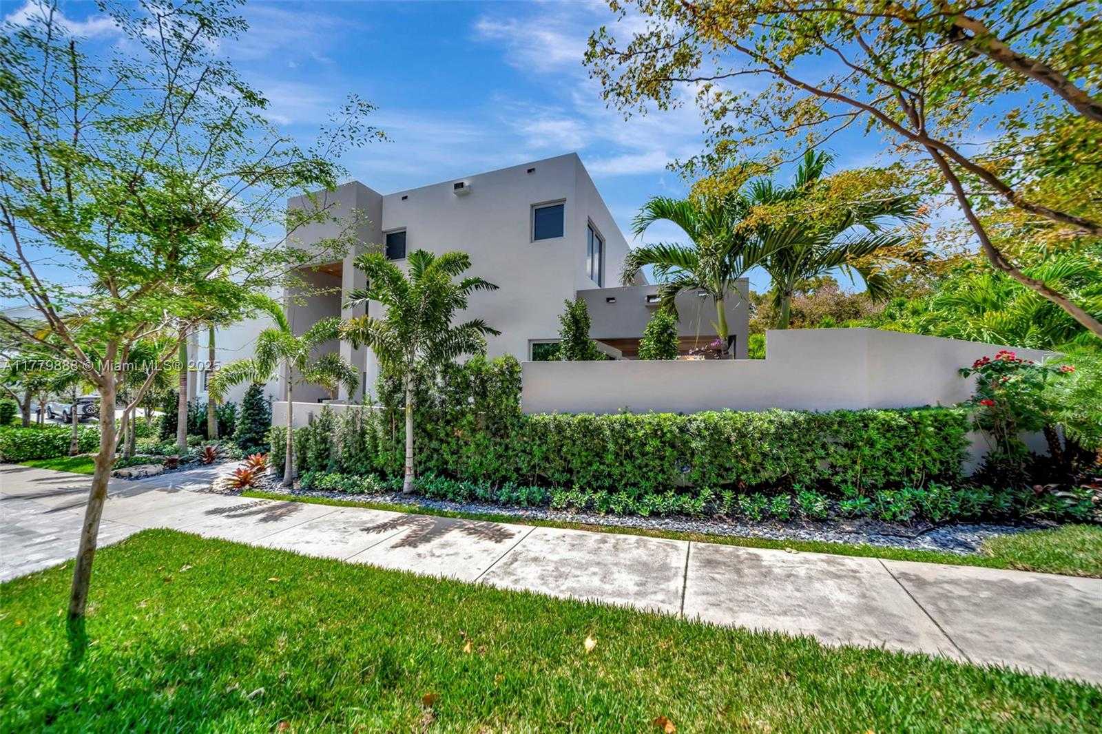 Small Image of 544 NORTH VICTORIA PARK RD, Fort Lauderdale Number 3