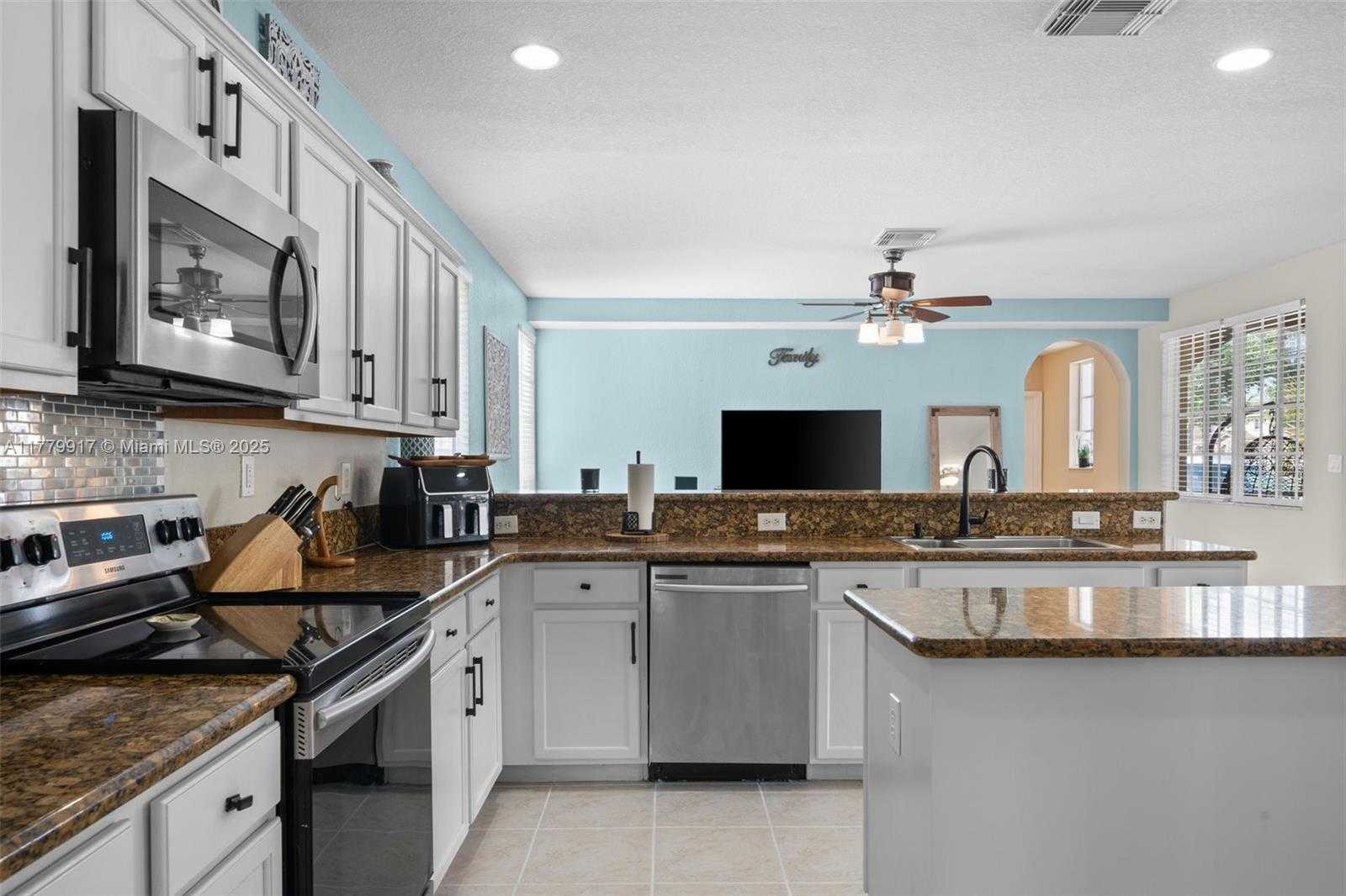 Small Image of 13990 SOUTH WEST 274TH TER, Homestead Number 23