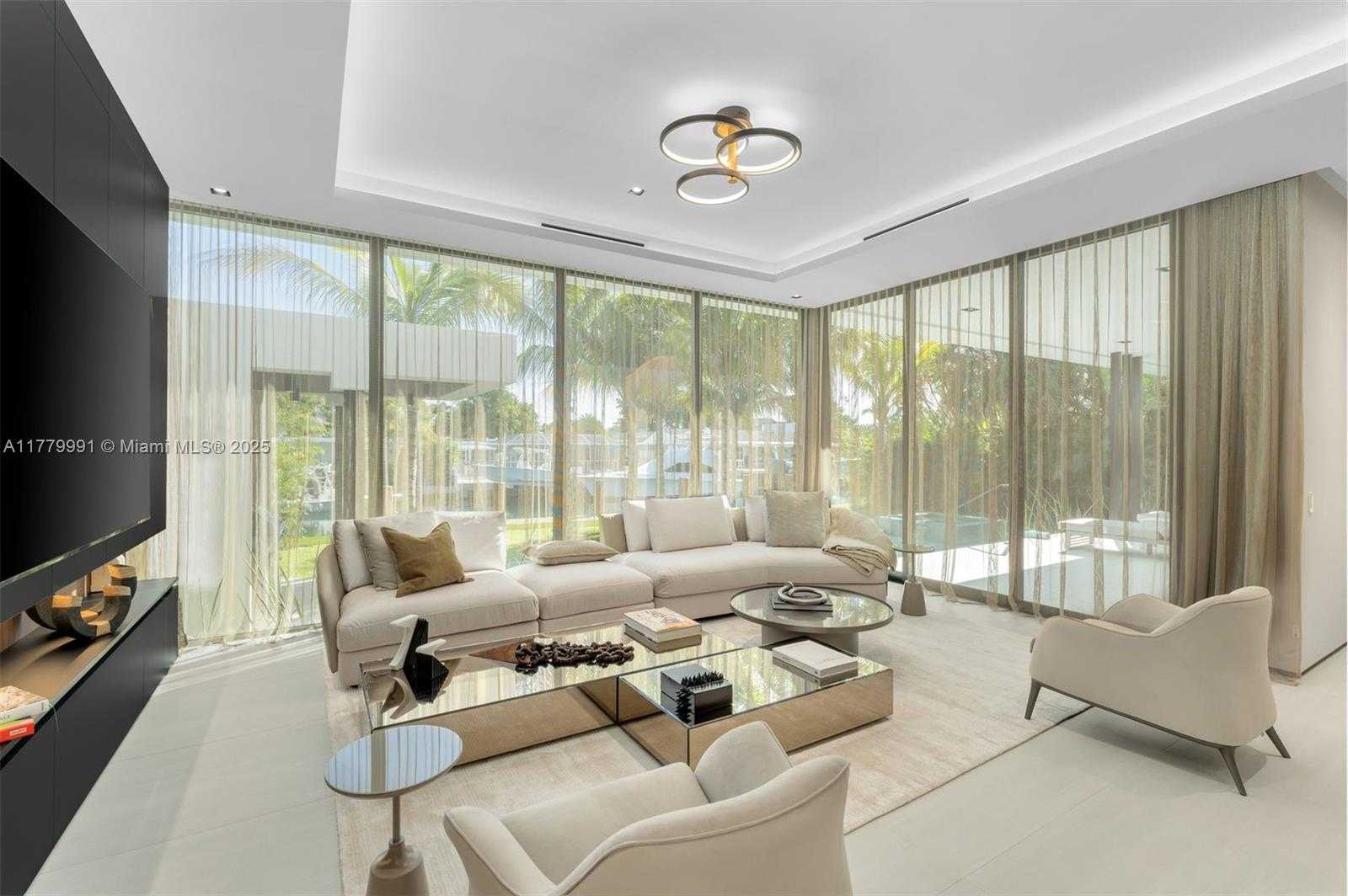 Small Image of 13225 ARCH CREEK TER, North Miami Number 13