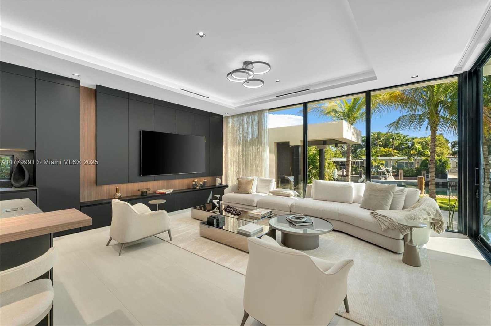 Small Image of 13225 ARCH CREEK TER, North Miami Number 16