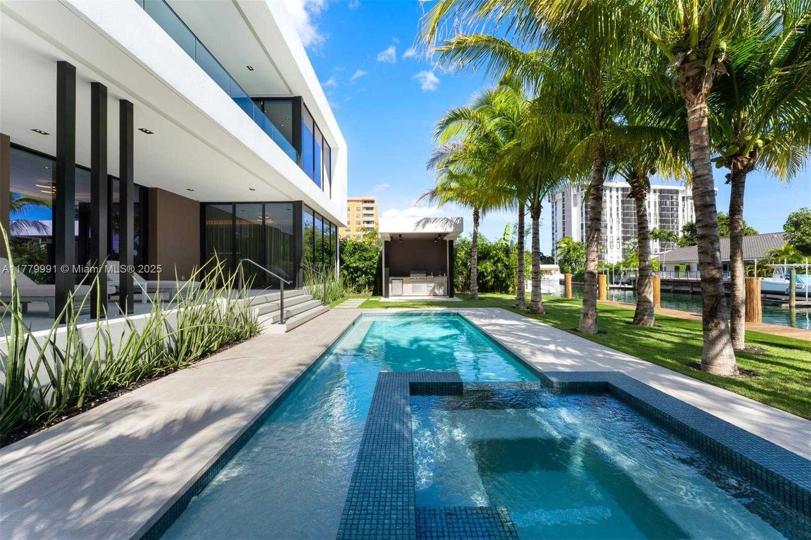 Small Image of 13225 ARCH CREEK TER, North Miami Number 25