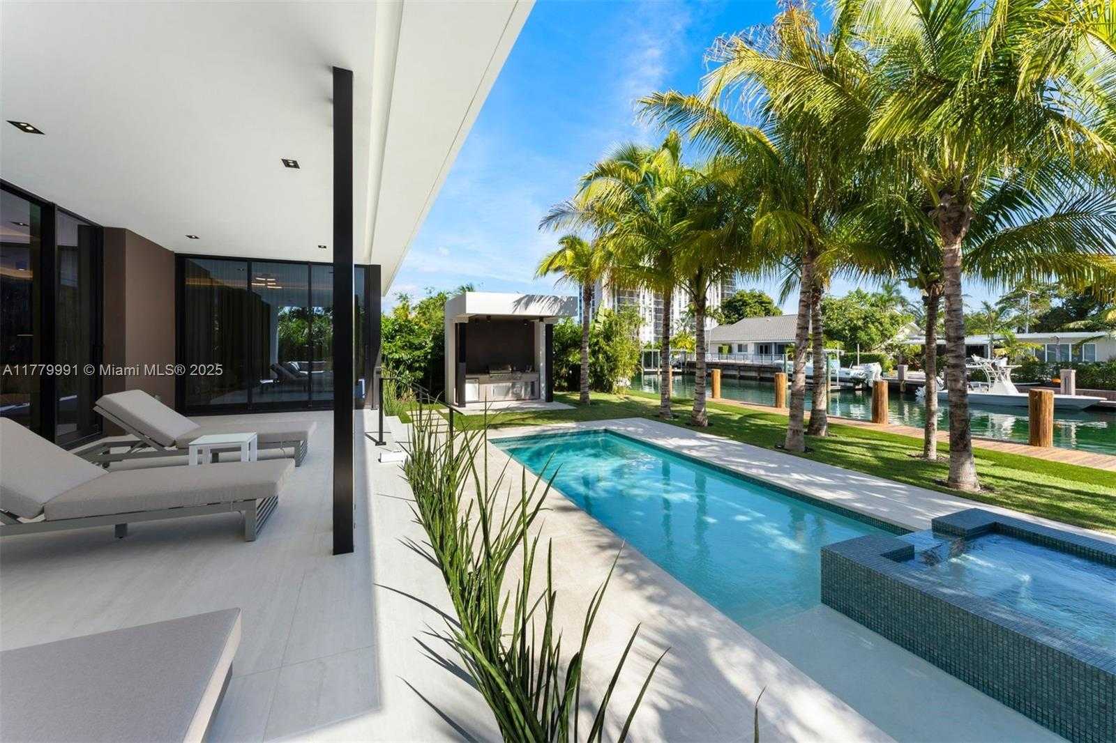 Small Image of 13225 ARCH CREEK TER, North Miami Number 26