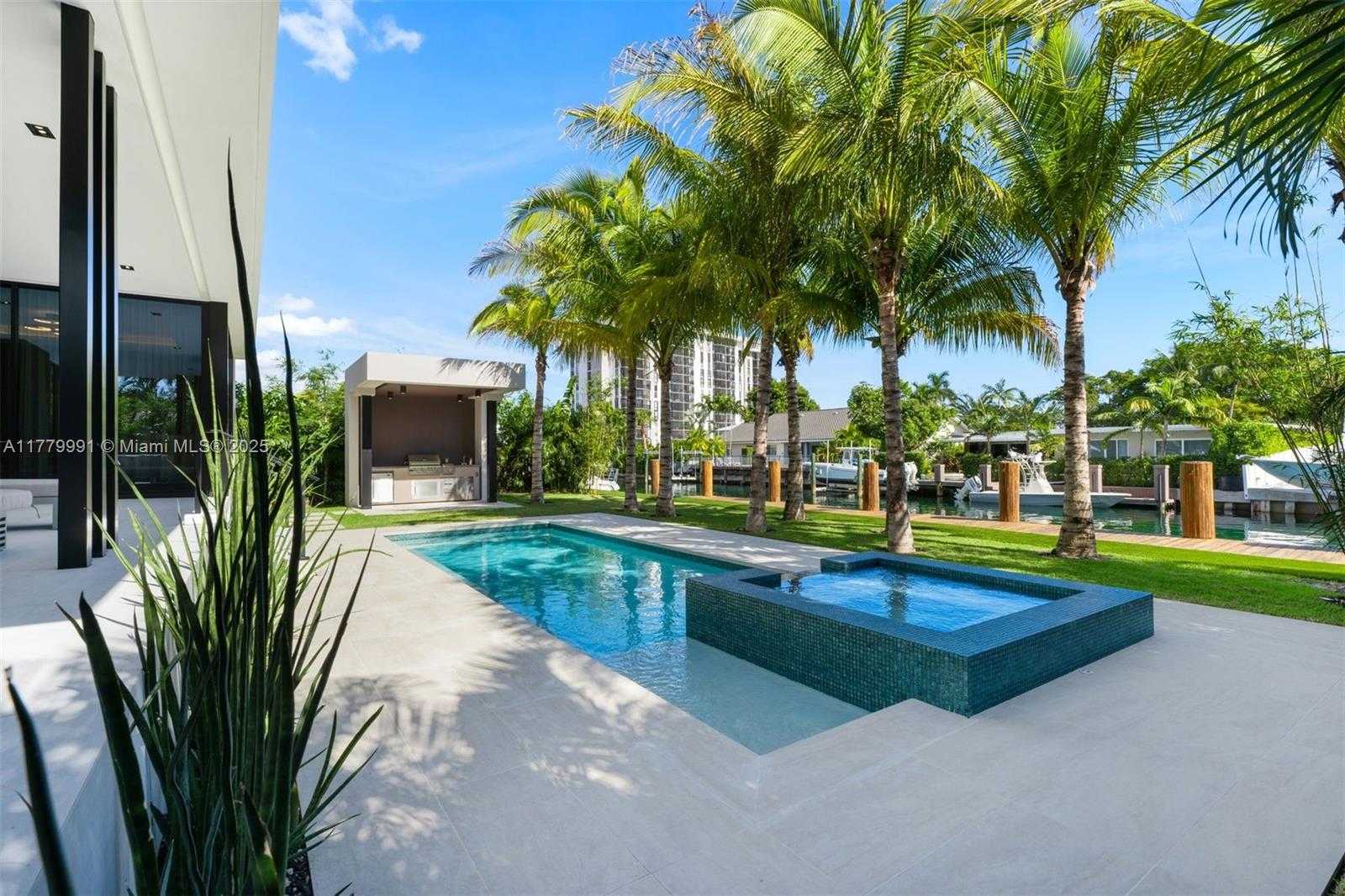 Small Image of 13225 ARCH CREEK TER, North Miami Number 27