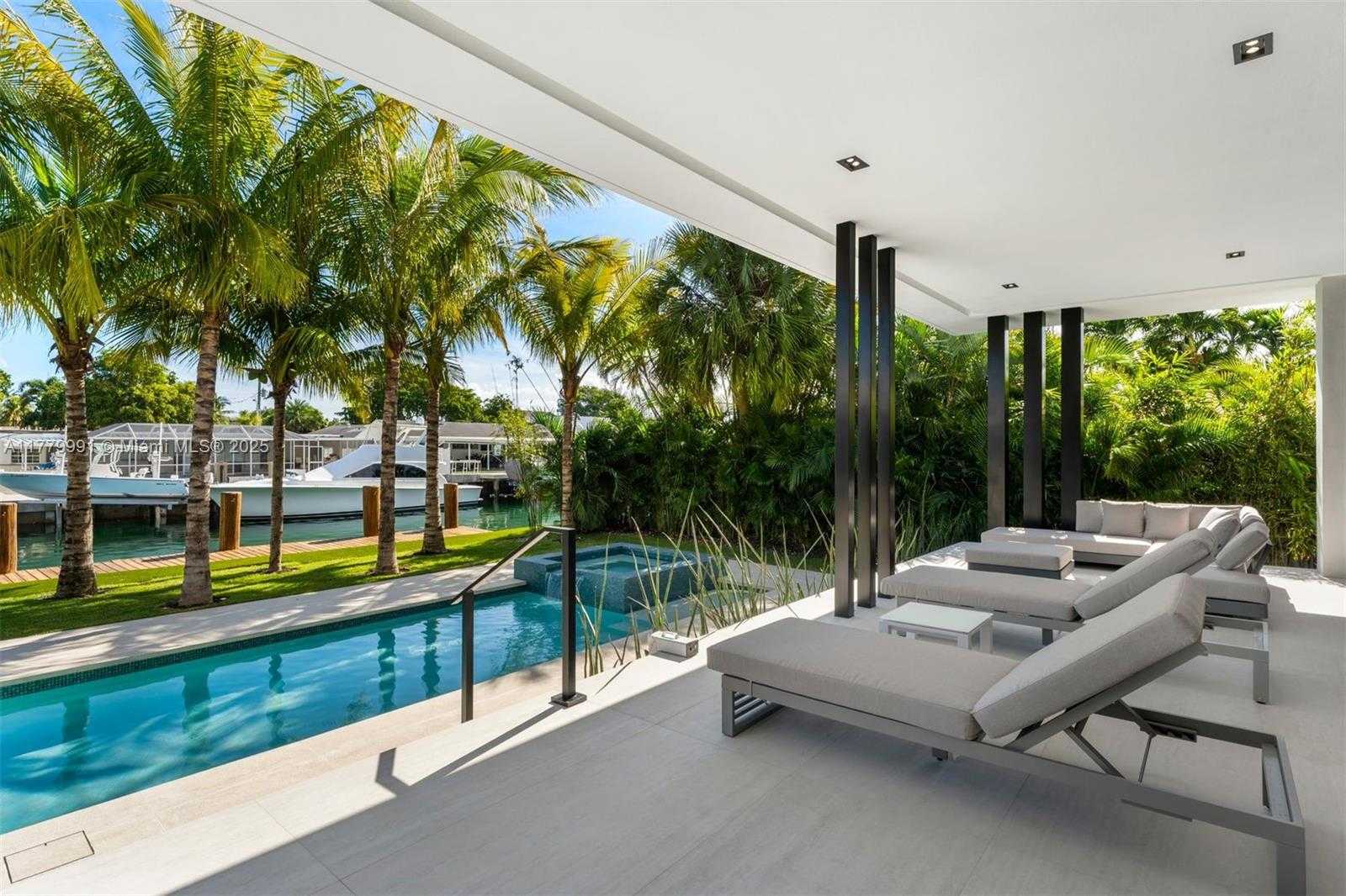 Small Image of 13225 ARCH CREEK TER, North Miami Number 29