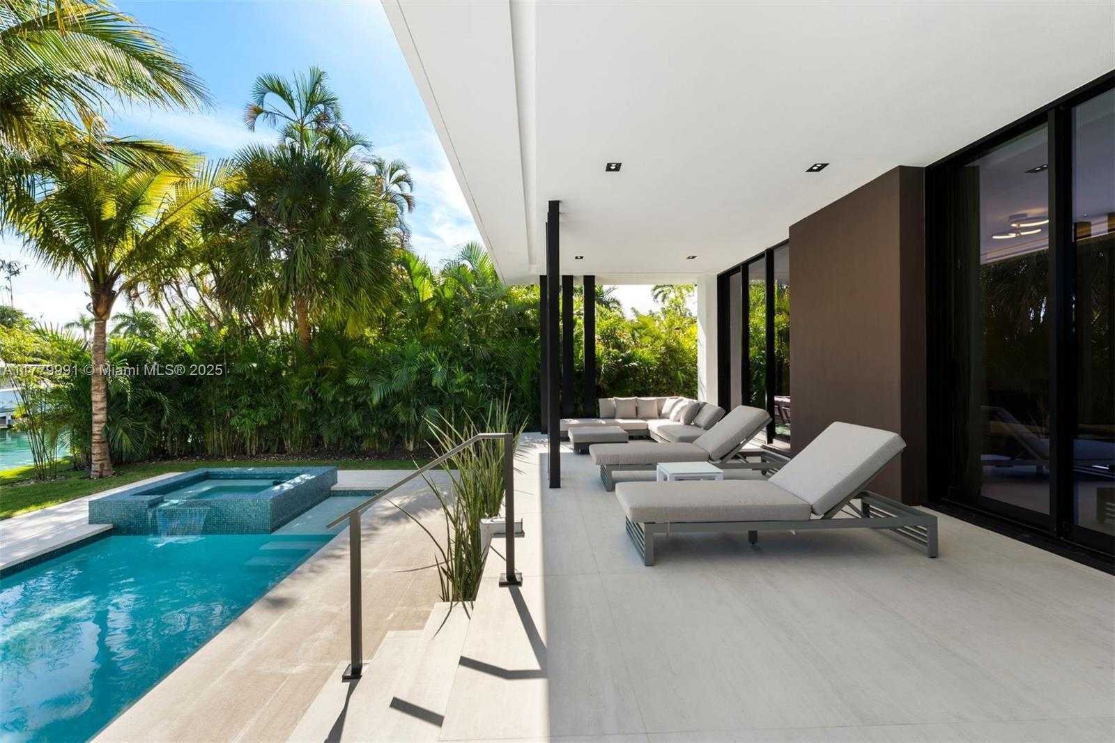 Small Image of 13225 ARCH CREEK TER, North Miami Number 30