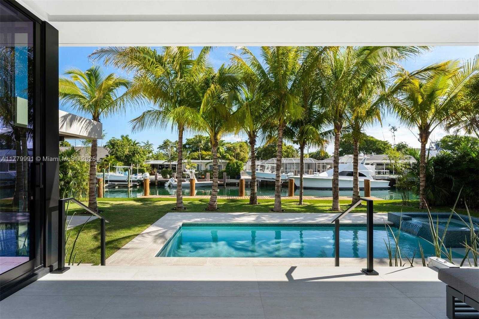 Small Image of 13225 ARCH CREEK TER, North Miami Number 31