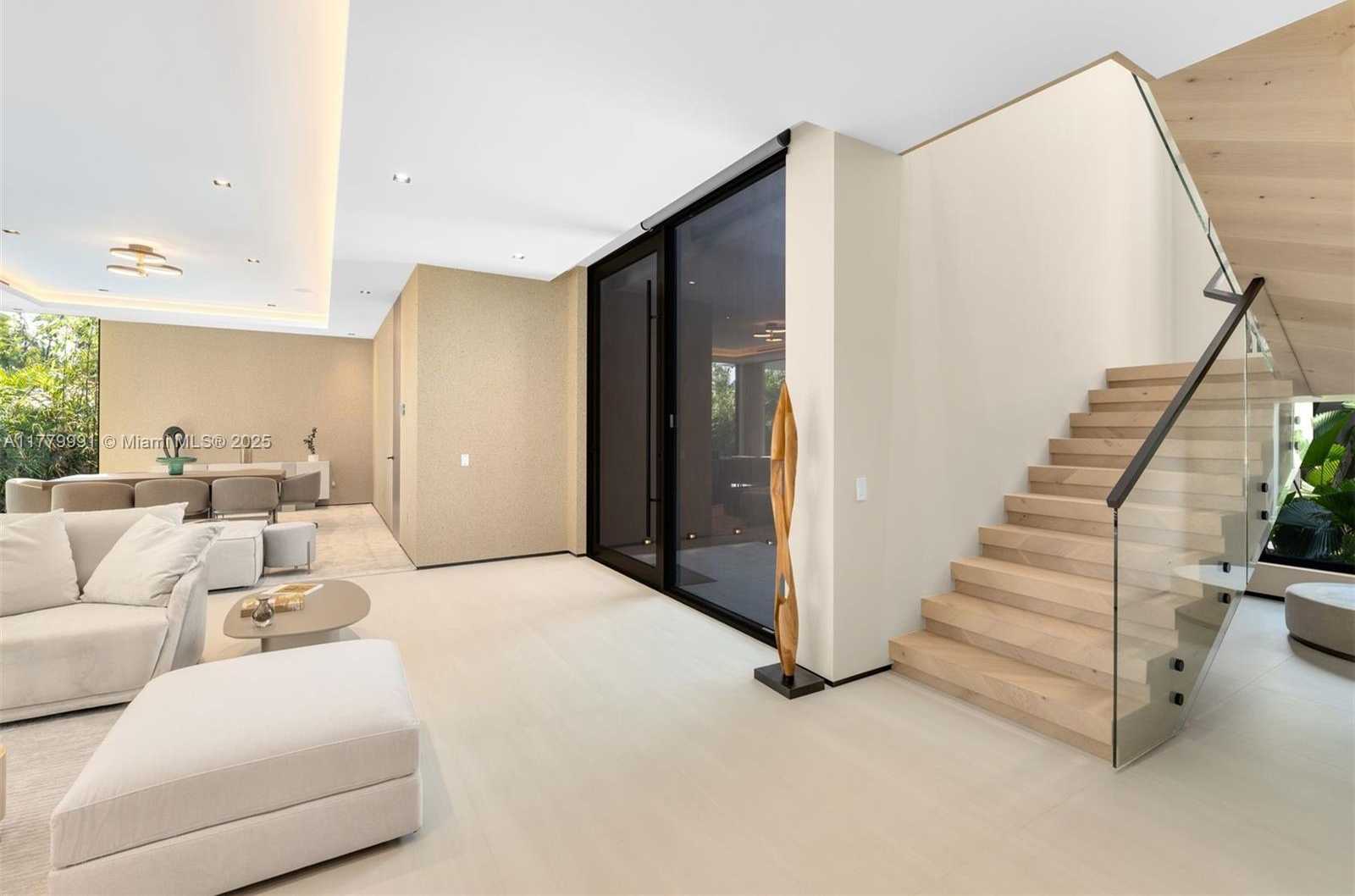 Small Image of 13225 ARCH CREEK TER, North Miami Number 35