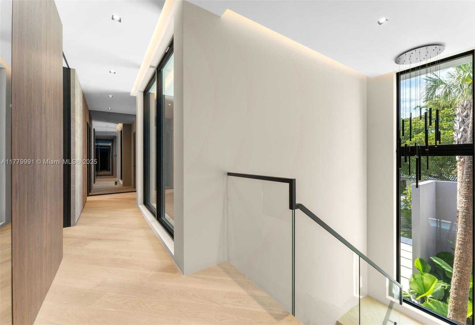 Small Image of 13225 ARCH CREEK TER, North Miami Number 37