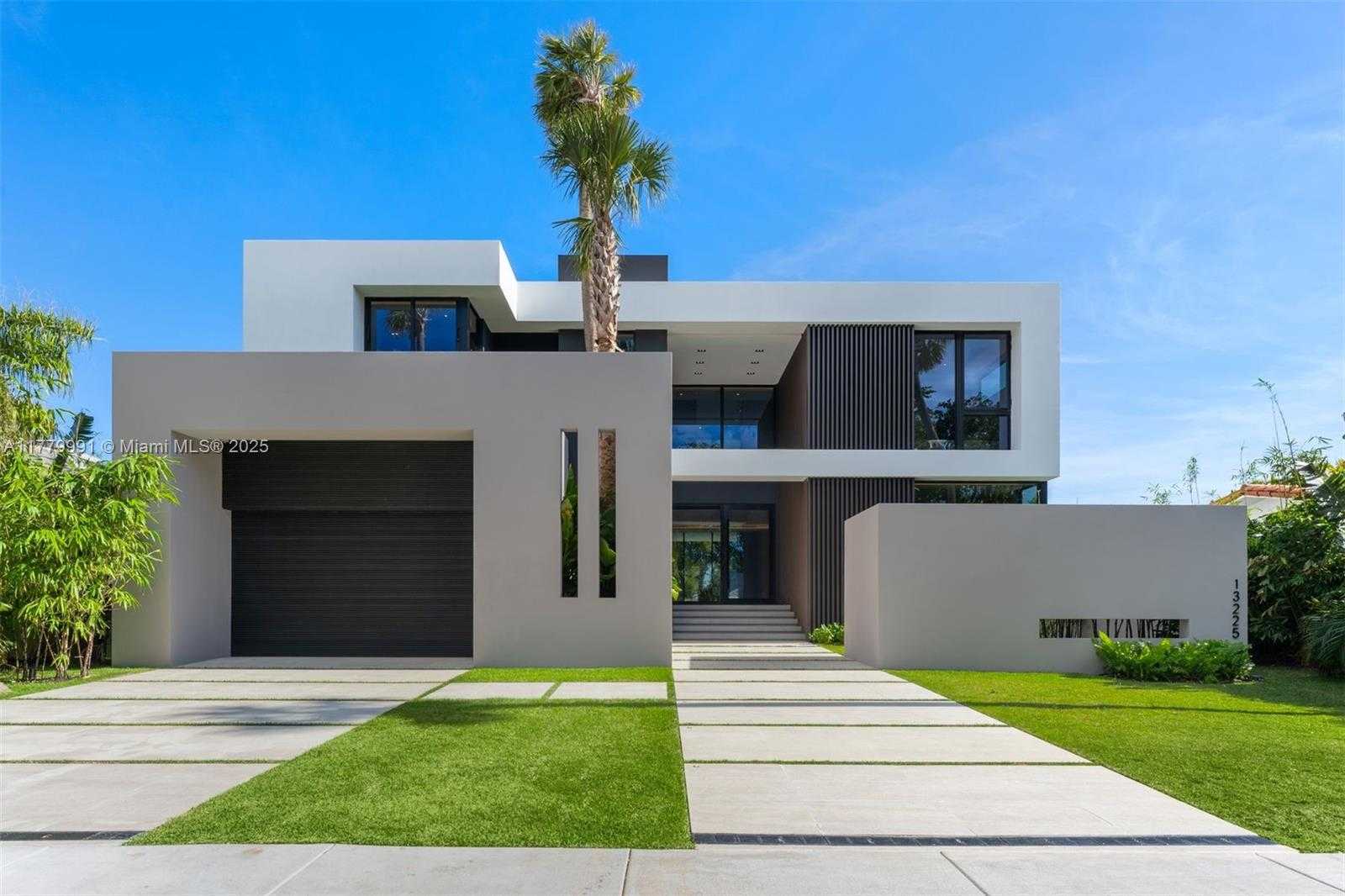 Small Image of 13225 ARCH CREEK TER, North Miami Number 4
