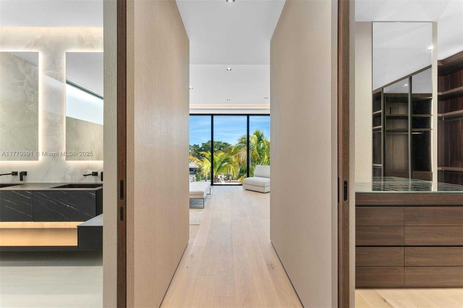 Small Image of 13225 ARCH CREEK TER, North Miami Number 41