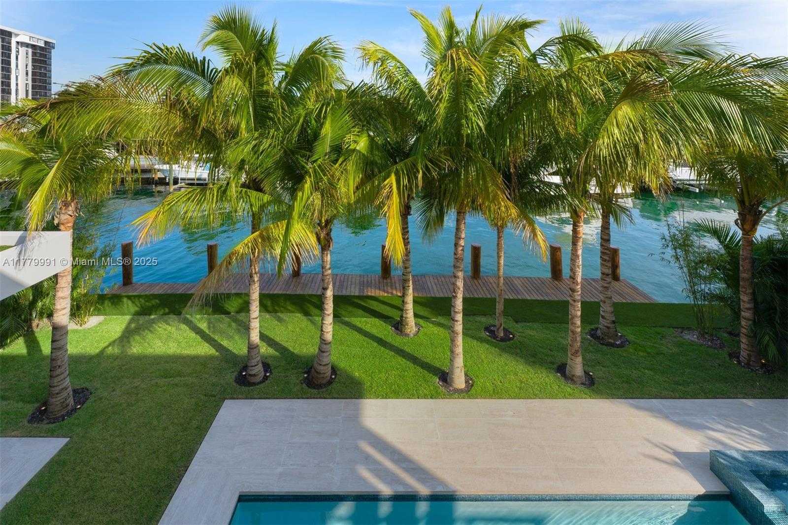 Small Image of 13225 ARCH CREEK TER, North Miami Number 48