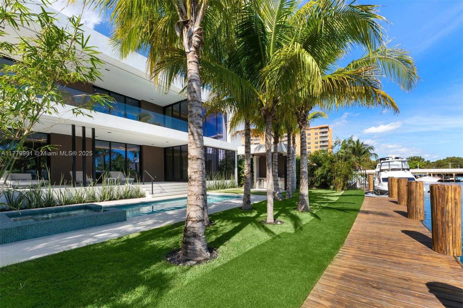 Small Image of 13225 ARCH CREEK TER, North Miami Number 60