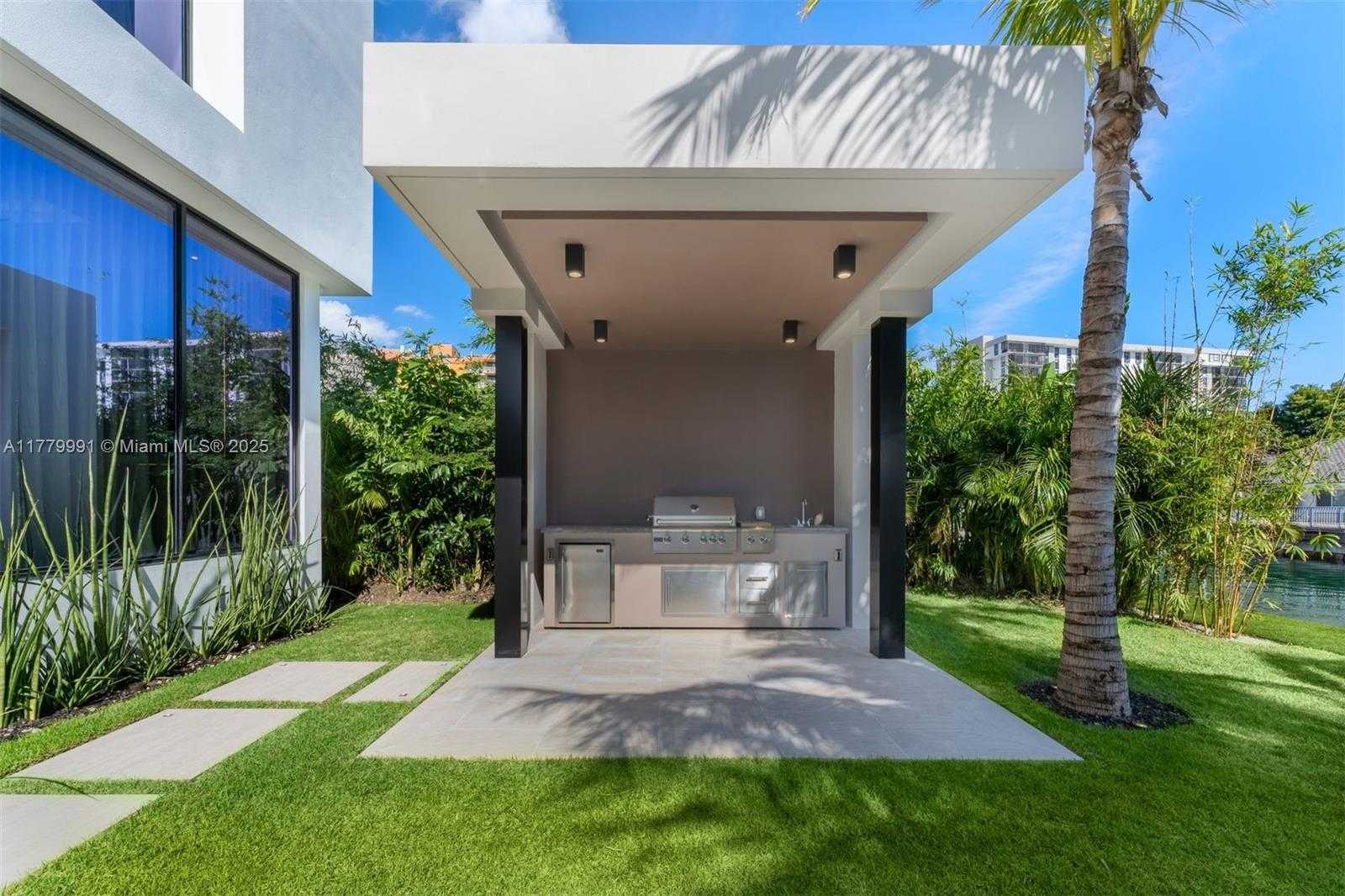 Small Image of 13225 ARCH CREEK TER, North Miami Number 62