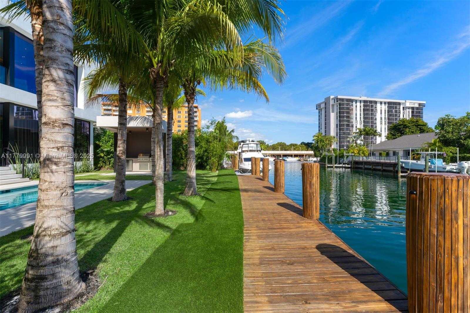 Small Image of 13225 ARCH CREEK TER, North Miami Number 63