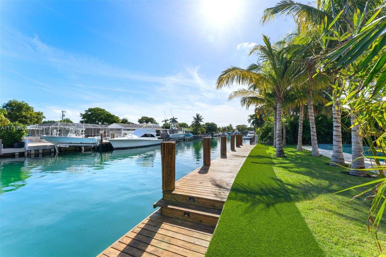 Small Image of 13225 ARCH CREEK TER, North Miami Number 64