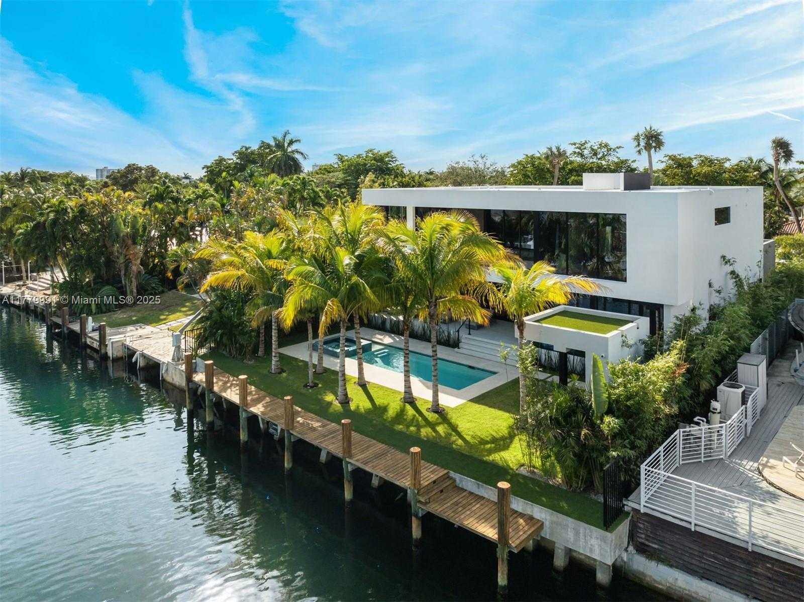 Small Image of 13225 ARCH CREEK TER, North Miami Number 7