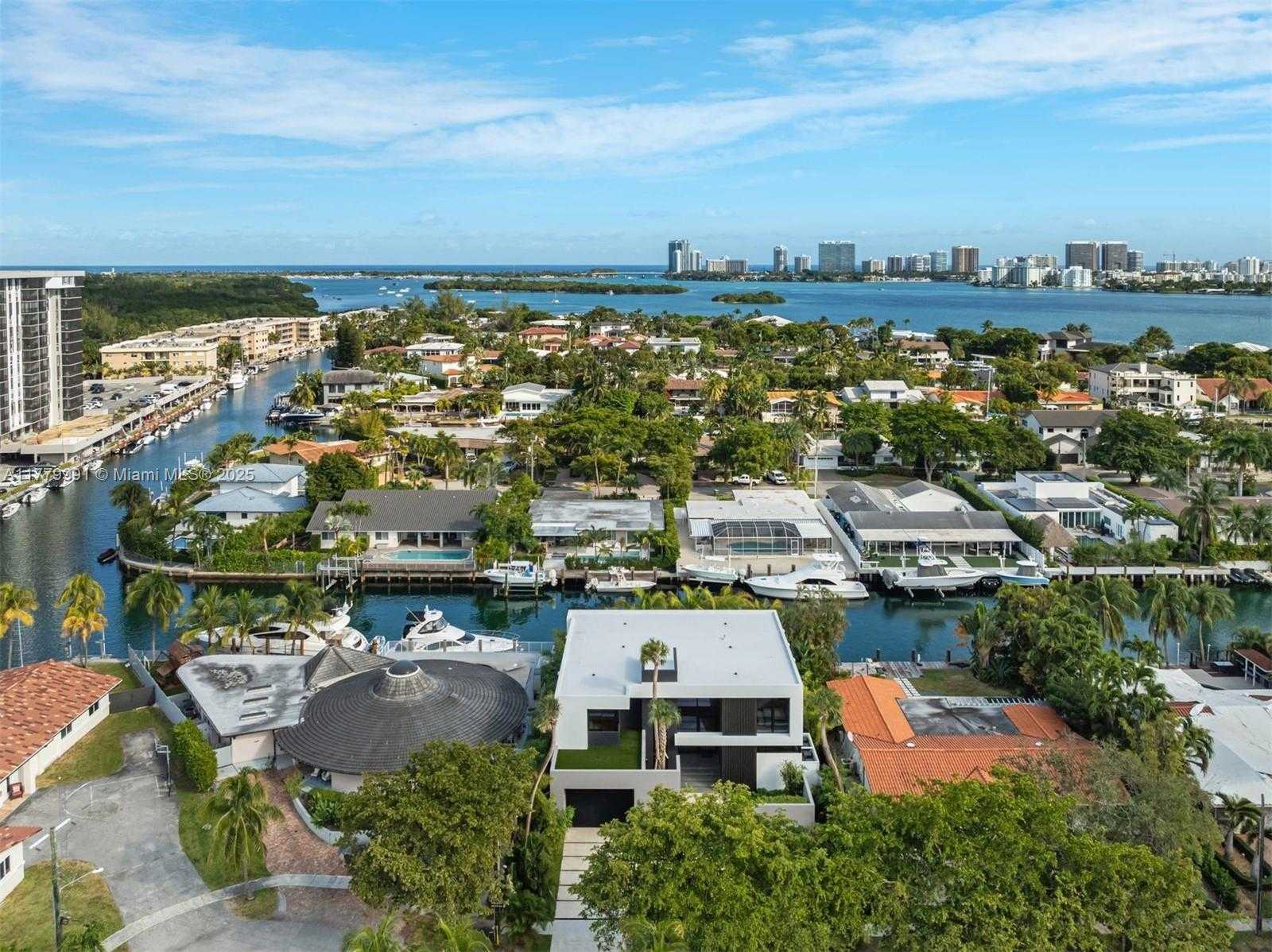 Small Image of 13225 ARCH CREEK TER, North Miami Number 73