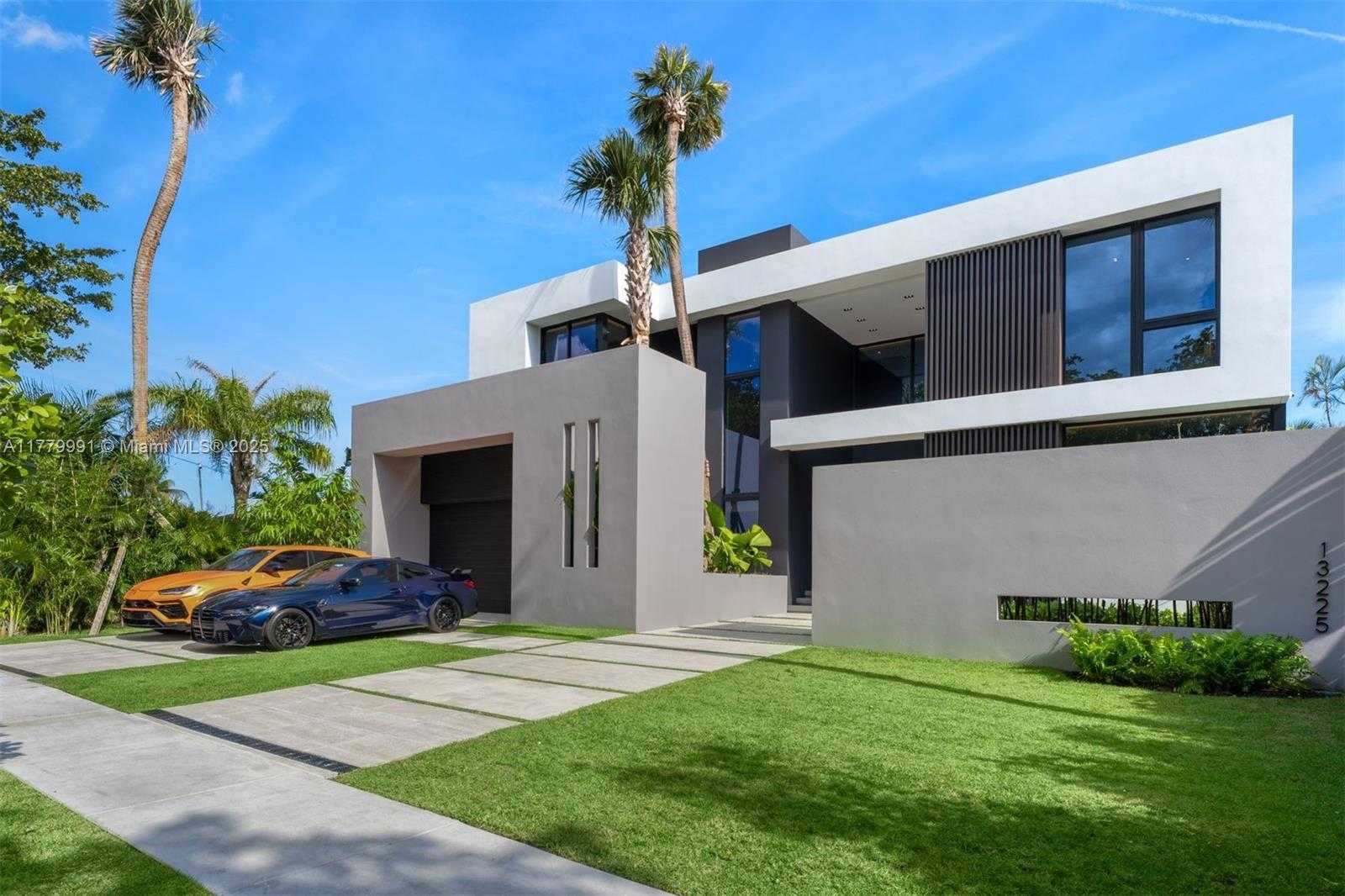 Small Image of 13225 ARCH CREEK TER, North Miami Number 76