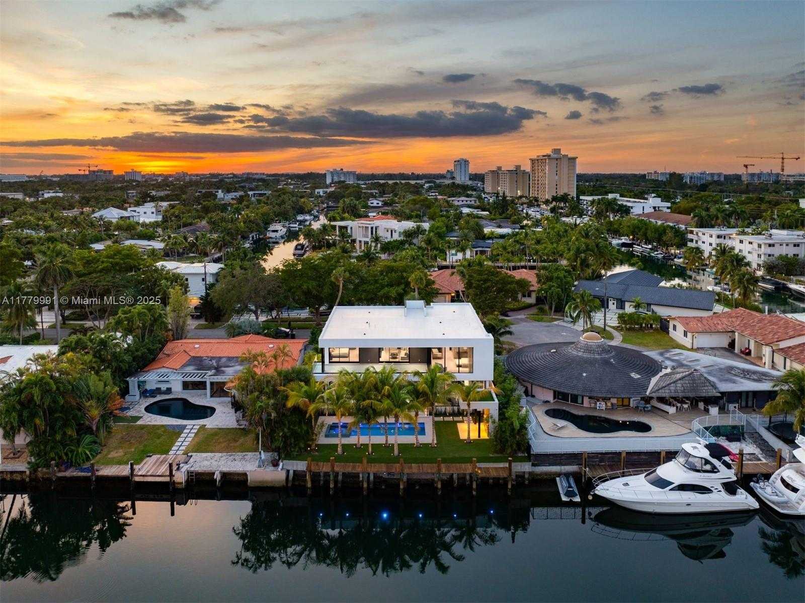 Small Image of 13225 ARCH CREEK TER, North Miami Number 8