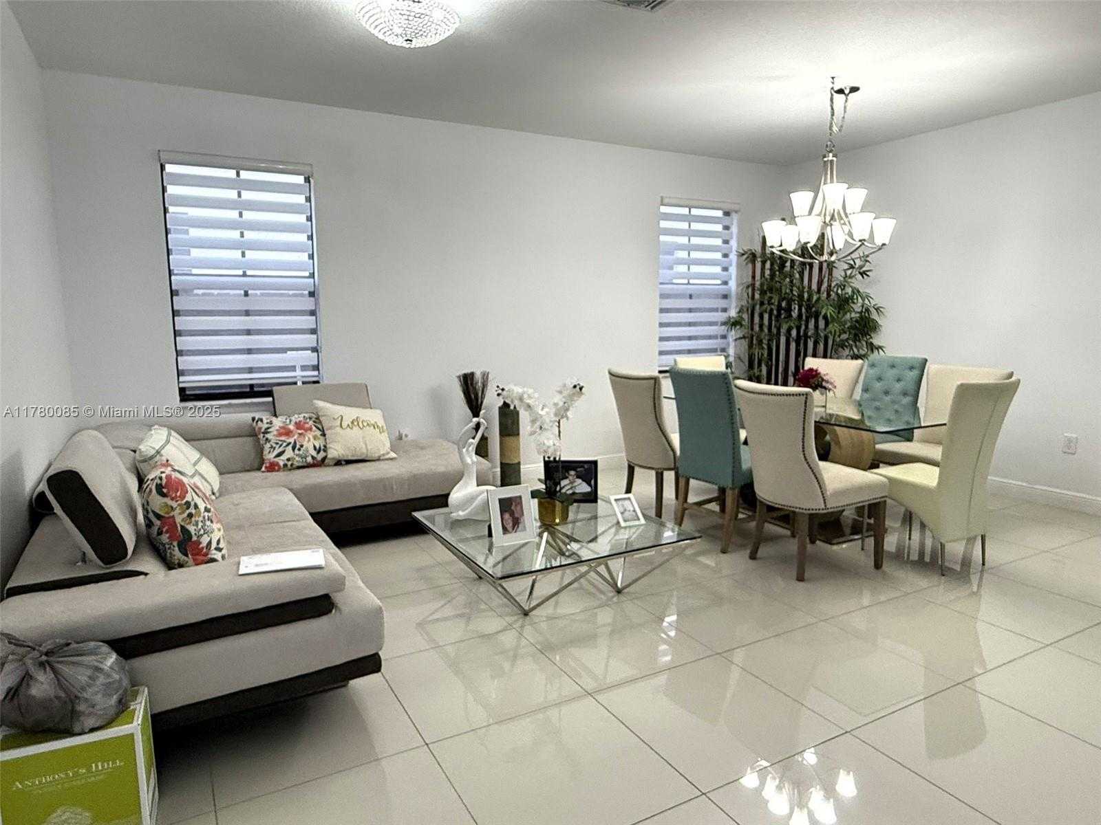 Small Image of 10060 NORTH WEST 86TH TER, Doral Number 14