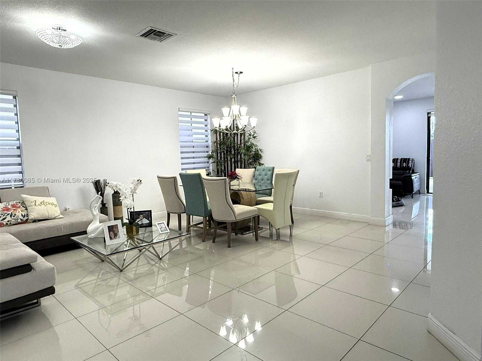 Small Image of 10060 NORTH WEST 86TH TER, Doral Number 15