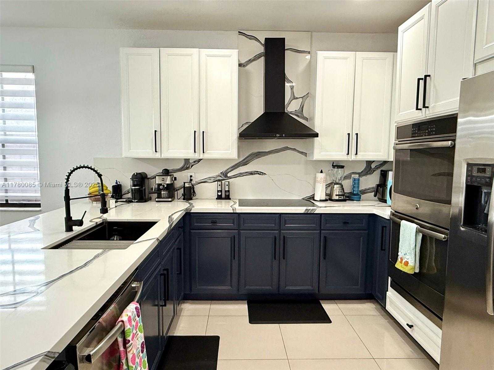 Small Image of 10060 NORTH WEST 86TH TER, Doral Number 2