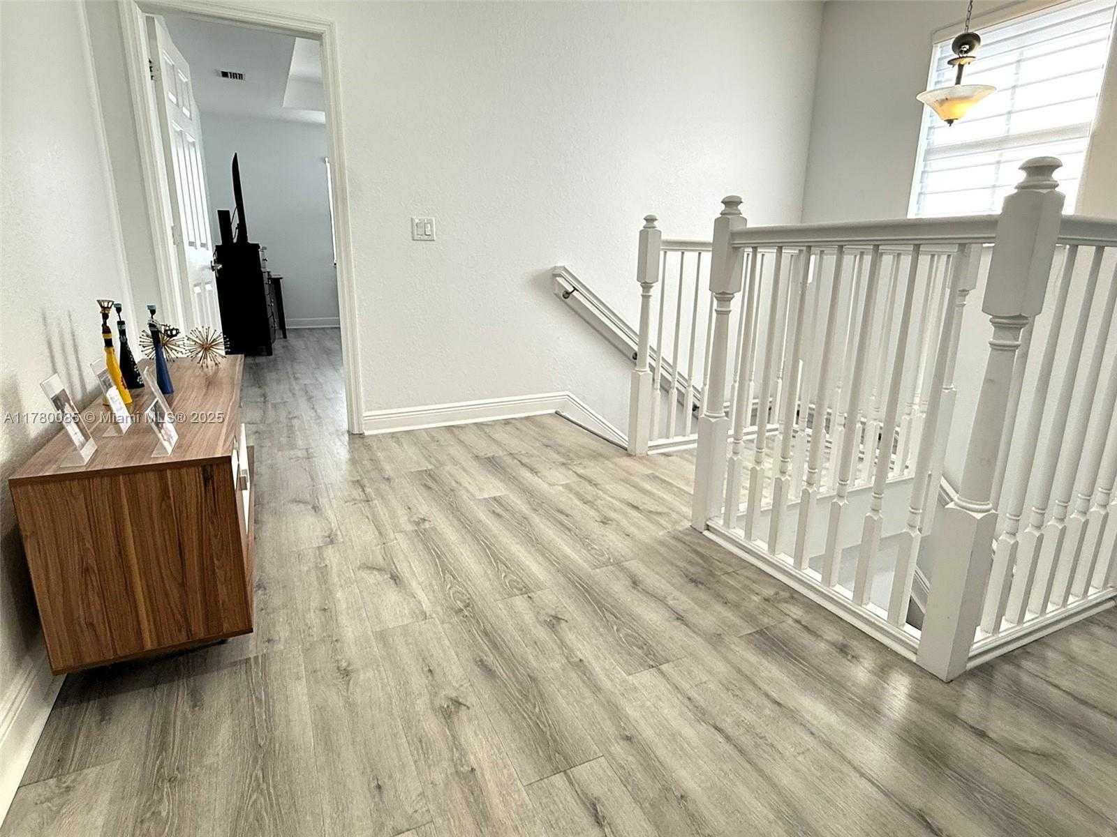 Small Image of 10060 NORTH WEST 86TH TER, Doral Number 21