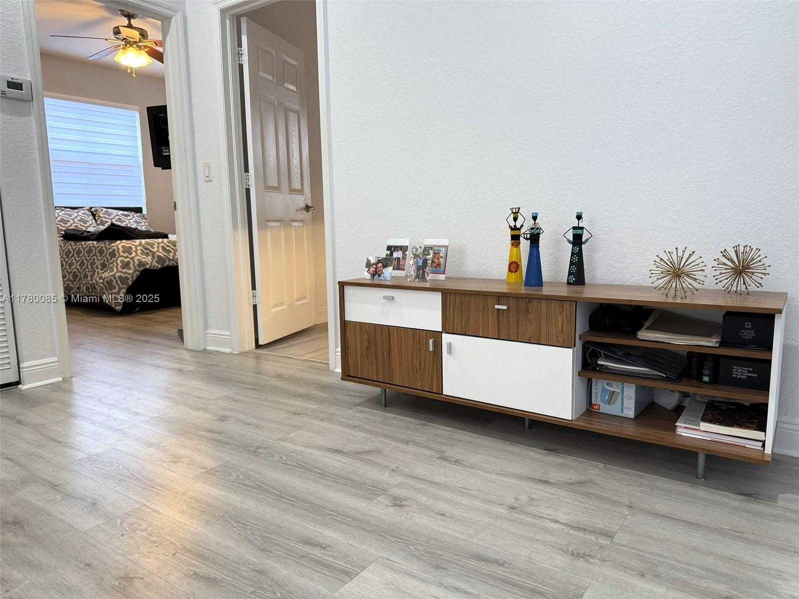 Small Image of 10060 NORTH WEST 86TH TER, Doral Number 27