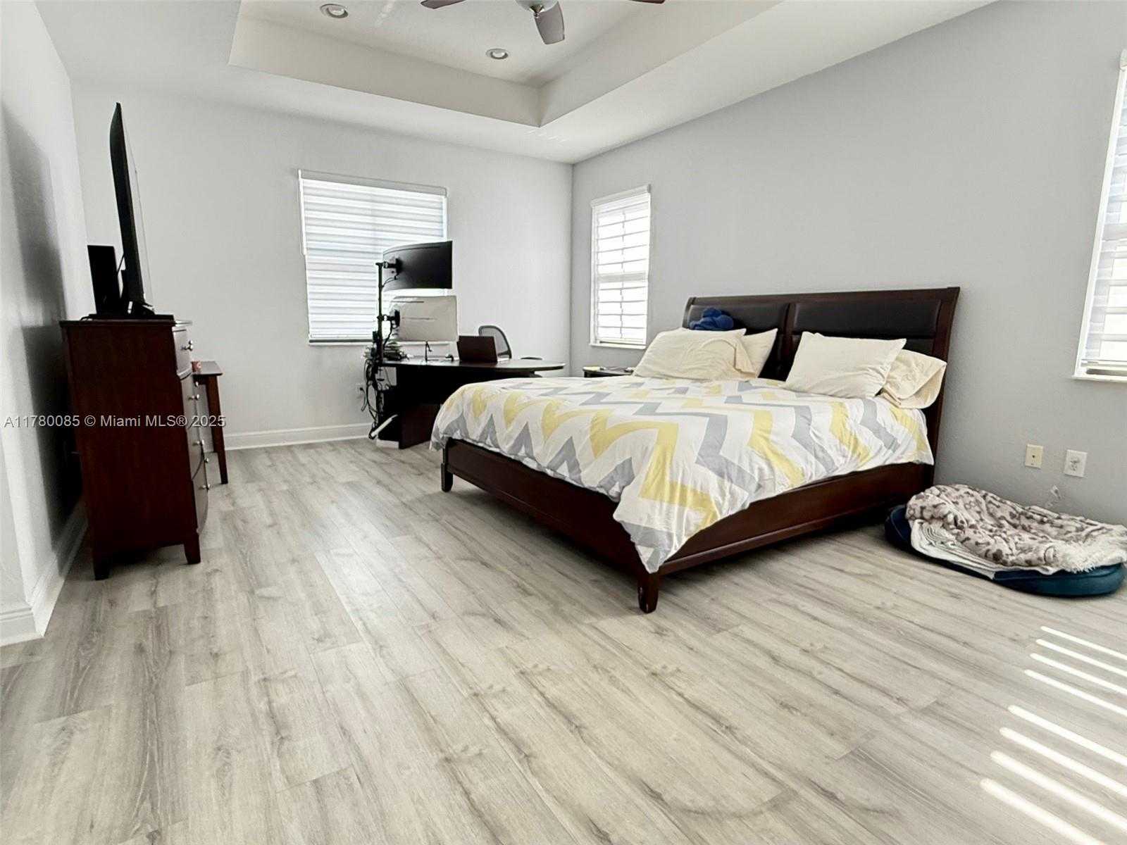 Small Image of 10060 NORTH WEST 86TH TER, Doral Number 28