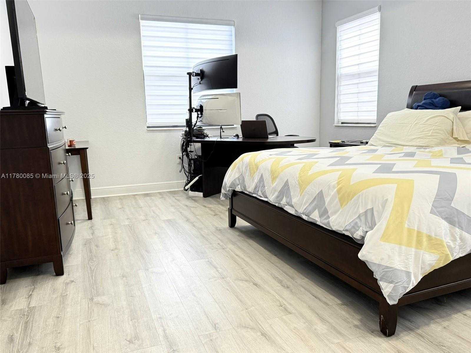 Small Image of 10060 NORTH WEST 86TH TER, Doral Number 29