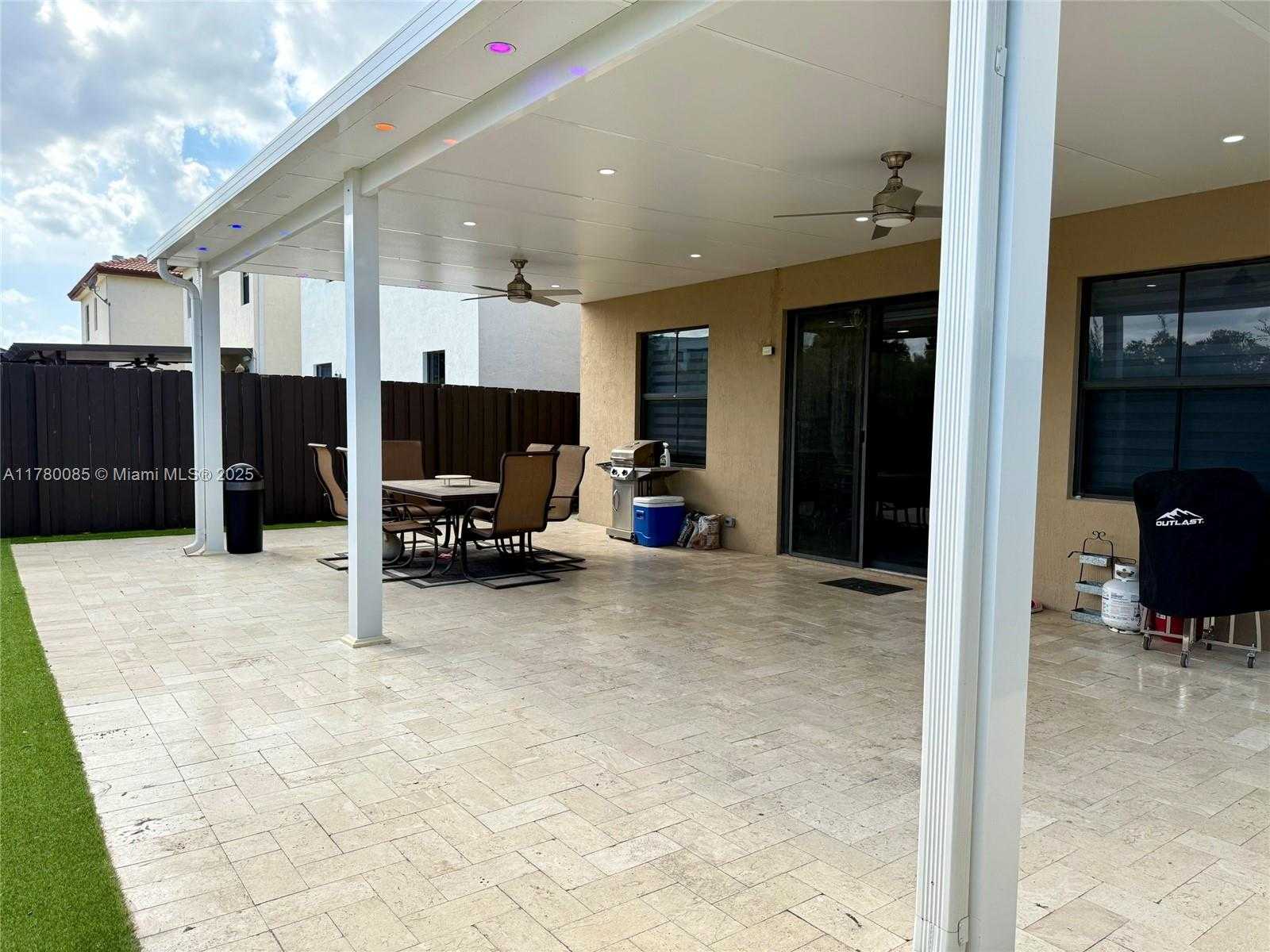 Small Image of 10060 NORTH WEST 86TH TER, Doral Number 42