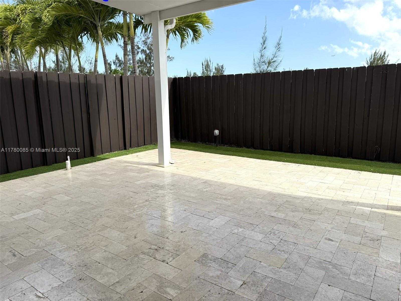 Small Image of 10060 NORTH WEST 86TH TER, Doral Number 46