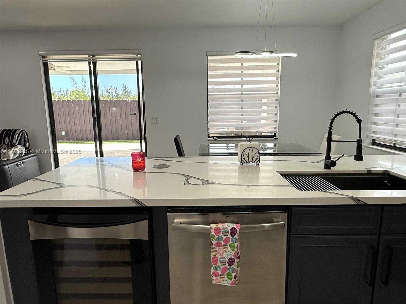 Small Image of 10060 NORTH WEST 86TH TER, Doral Number 9