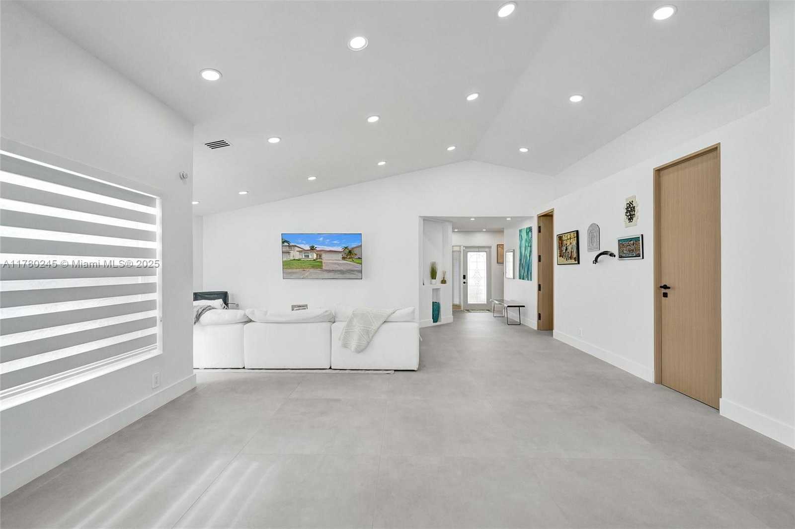 Small Image of 3371 SOUTH WEST 51ST ST, Hollywood Number 10