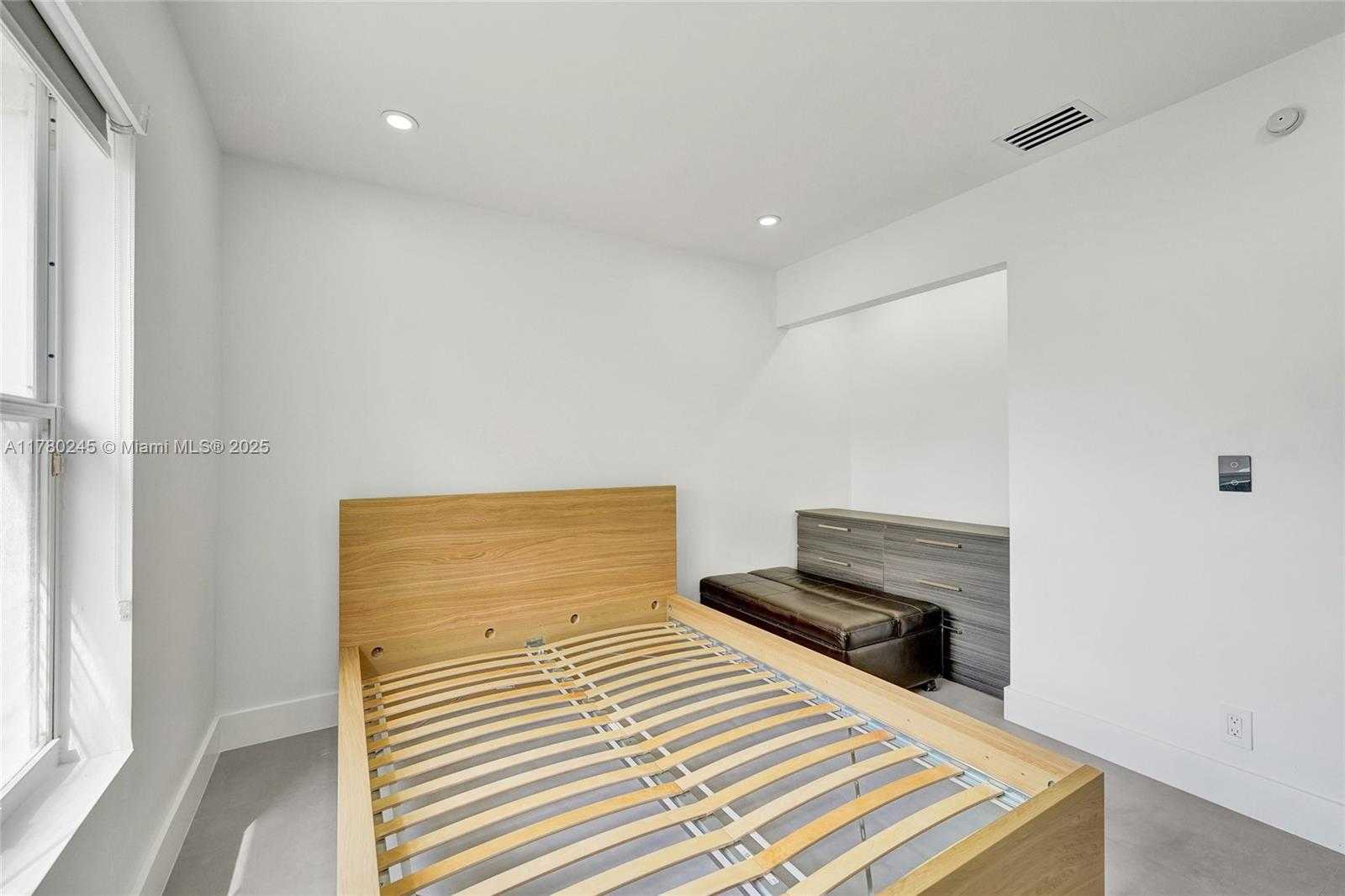 Small Image of 3371 SOUTH WEST 51ST ST, Hollywood Number 12