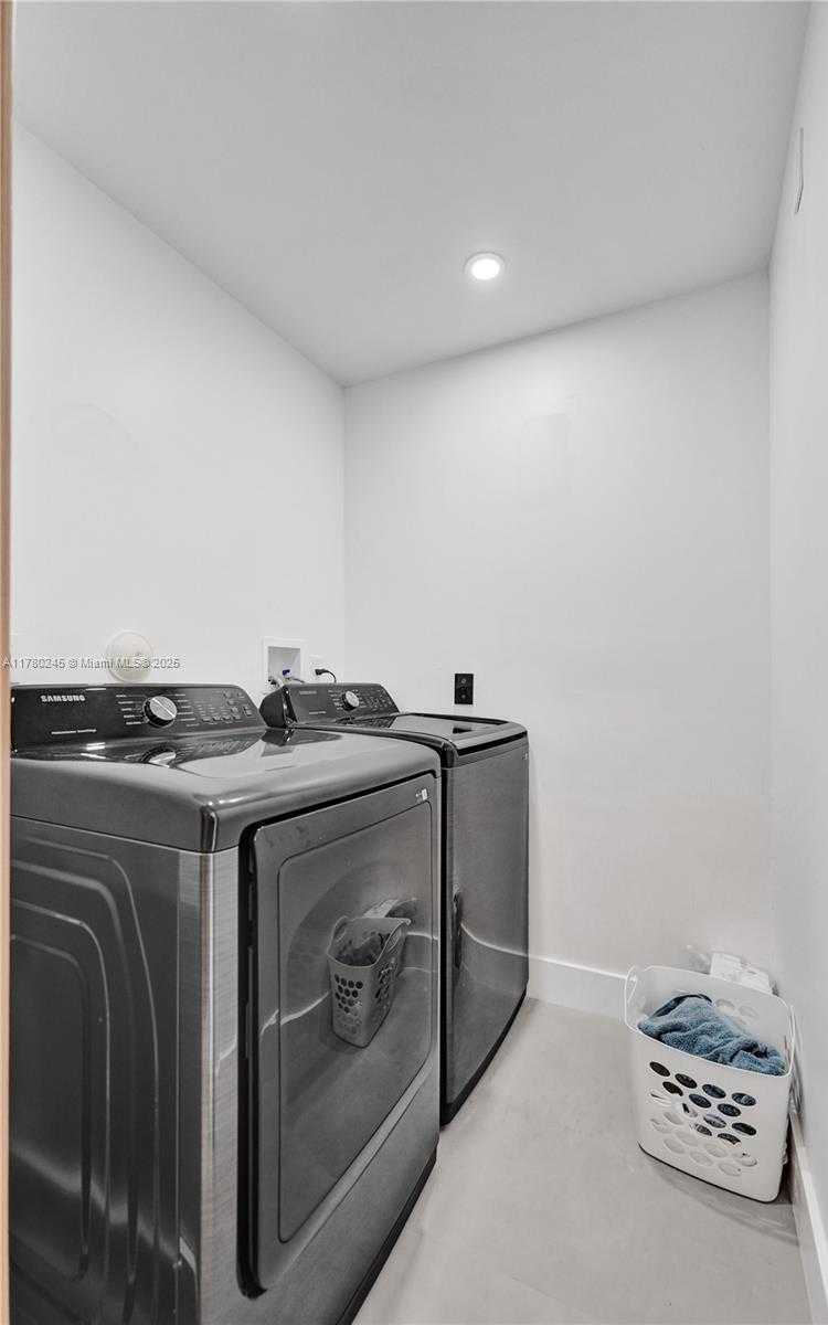 Small Image of 3371 SOUTH WEST 51ST ST, Hollywood Number 14