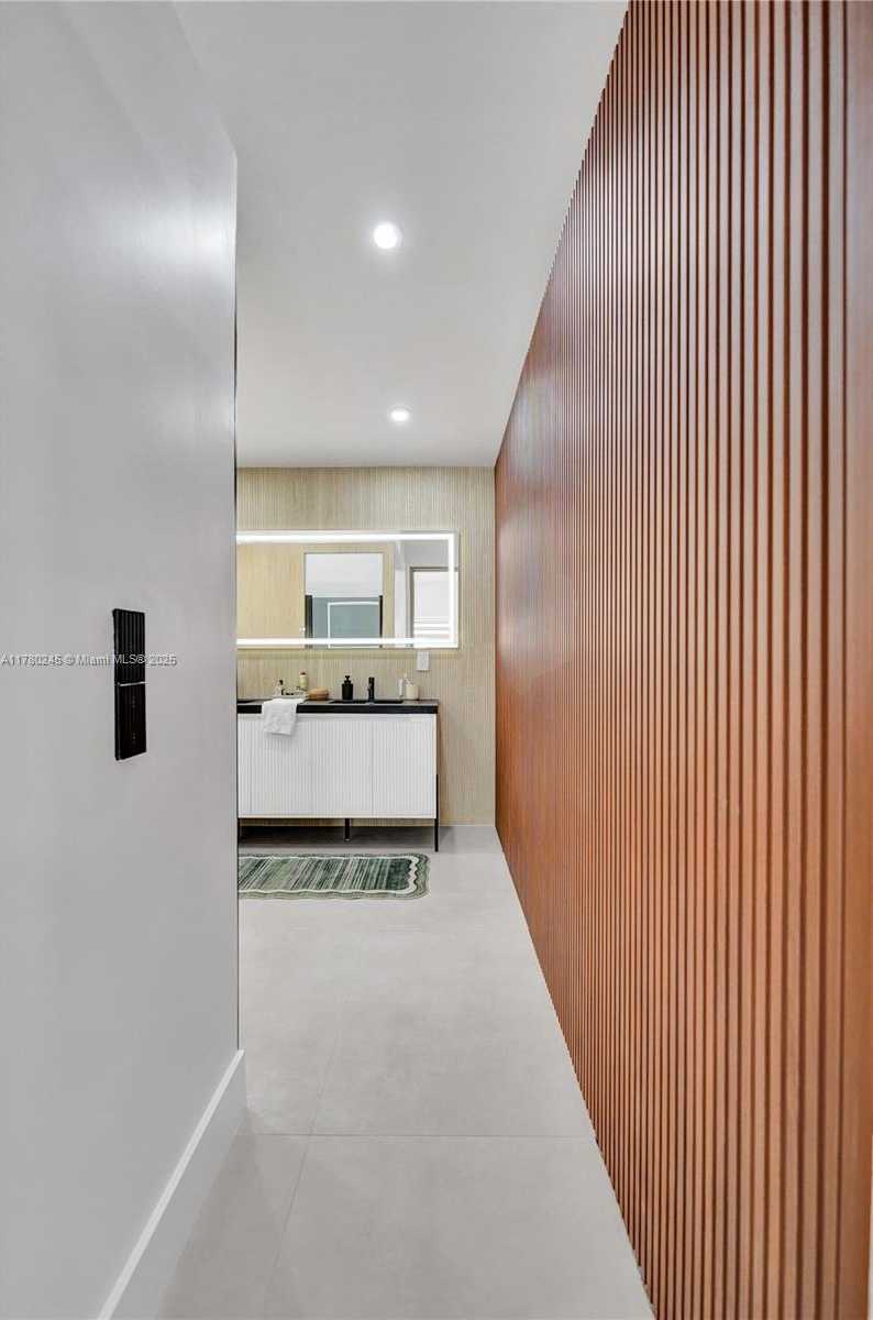 Small Image of 3371 SOUTH WEST 51ST ST, Hollywood Number 18